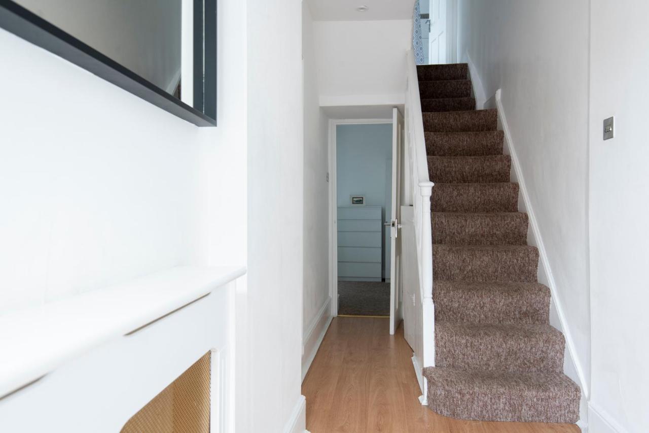Апартаменти Fantastic 3 Bed Brighton House- Sleeps 6- Superfast Wifi And Garage Екстер'єр фото