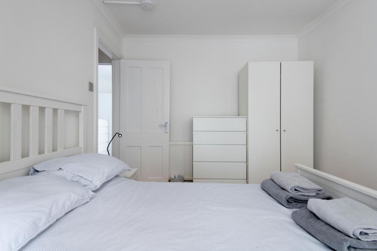 Апартаменти Fantastic 3 Bed Brighton House- Sleeps 6- Superfast Wifi And Garage Екстер'єр фото